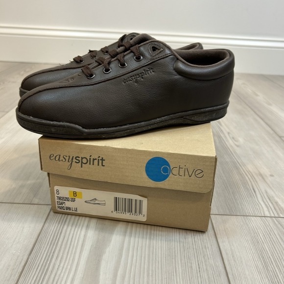 NEW IN BOX Easy Spirit AP1 Leather Sport Walking Shoe Women's Size 8 Brown - Picture 1 of 8